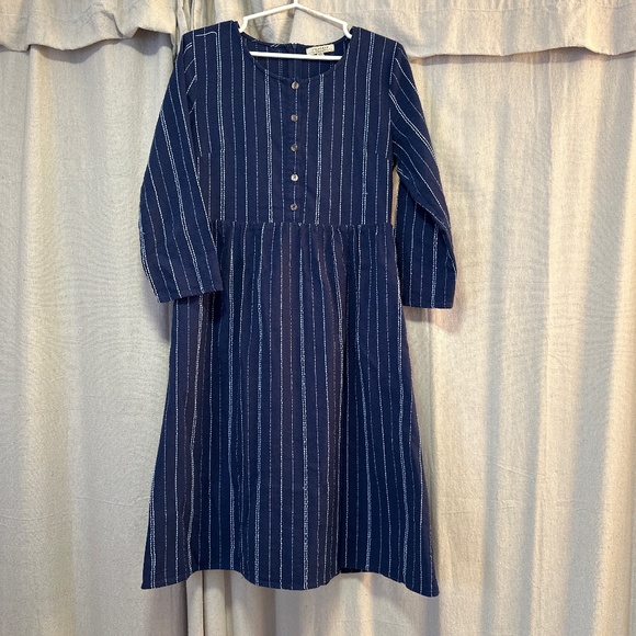 Dress - Picture 2 of 4